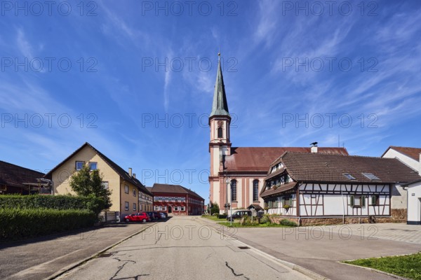 St. James church, church tower, Grafenhausen town hall, residential building, commercial building, general architecture, street, parking boxes with cars, trees, hedge, meadow, blue sky, cirrus clouds, Kirchstraße, Grafenhausen district, Kappel-Grafenhausen, Black Forest, Ortenaukreis, Baden-Württemberg, Germany