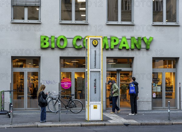 Naturkundemuseum tram stop in front of a Bio Company retail store, Berlin, Germany
