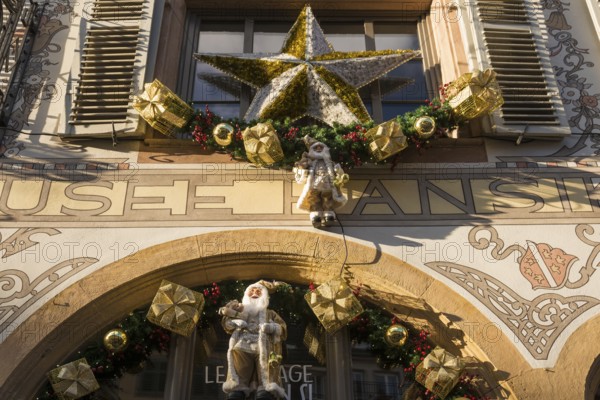 Christmassy decorated half-timbered houses, Old Town, Colmar, Haut-Rhin Department, Alsace, France