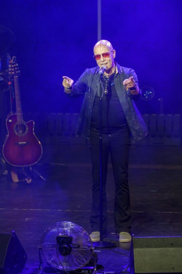 Toni Krahl and the Kinx from Prenzlauer Berg live on The same was the tour in Berlin's Friedrichstadtpalast on 12.01.2026