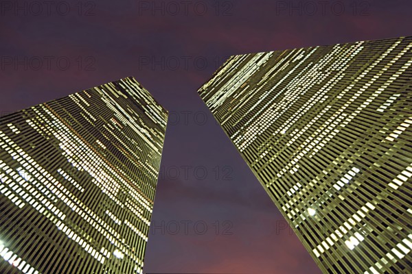Office lights in the towers of the World Trade Center in the evening, New York City, USA, historical photo 1986, towers were destroyed on September 9, 2001