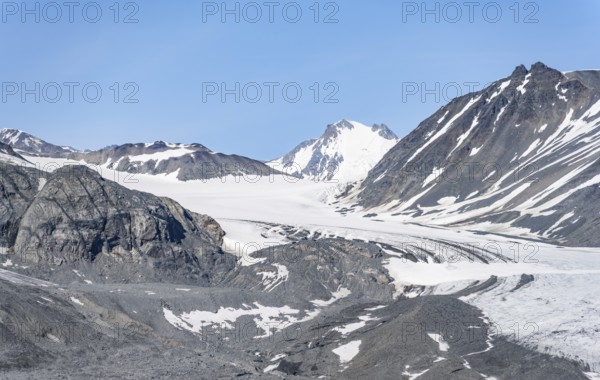 Gulkana Glacier and Icefall Peak, Scenic Landscape on Richardson Highway, Alaska Range, Alaska, USA
