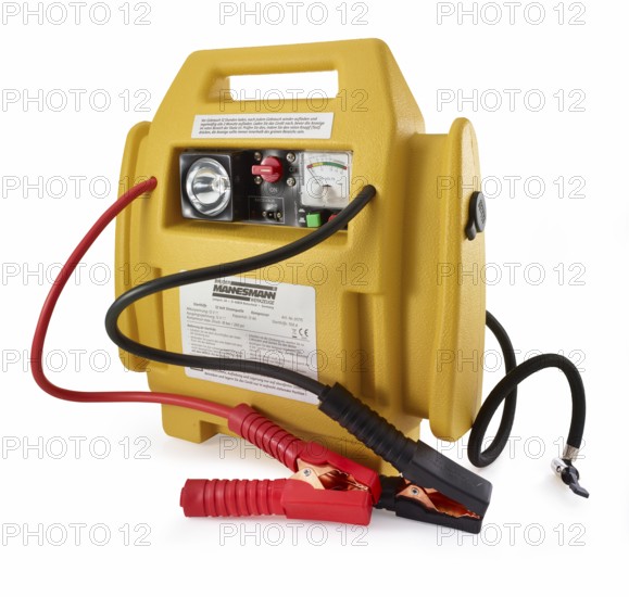 Mobile jump starter for cars from Mannesmann with integrated compressor