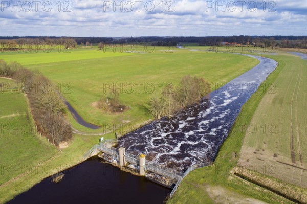 Traffic jam in the Hunte near Einen in the municipality of Goldenstedt, Einen, Goldenstedt, Lower Saxony, Germany