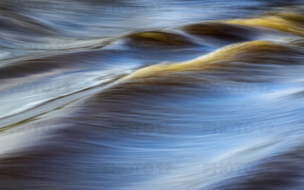 Waves on the water of the Hunte River, Goldenstedt, Lower Saxony, Germany