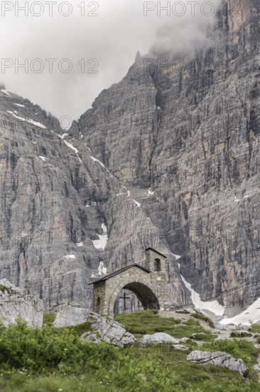 Cappella Ai Brentei Chapel Memorial for injured mountaineers at the Rifugio Ai Brentei mountain hut, picturesque mountain landscape, Brenta, Trentino, Italy