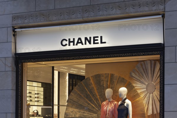 Chanel boutique on the Kö, French haute couture, luxury shopping, Düsseldorf, North Rhine-Westphalia, Germany