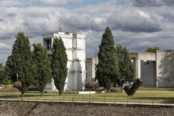 Altstadtpark Garden of Memories by artist Dani Karavan, Duisburg Inner Harbour, Duisburg, North Rhine-Westphalia, Germany