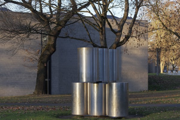 Movable plastic PA II by Günther Tollmann, stainless steel sculpture, Skulpturenpark Lehmbruck-Museum, Immanuel-Kant-Park, Duisburg, North Rhine-Westphalia, Germany