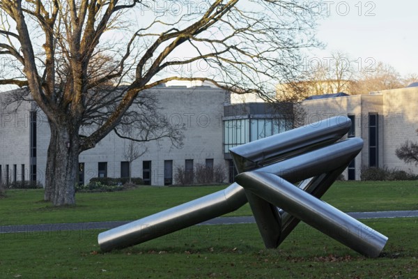 Metal sculpture 17-70 by Erich Hauser, Skulpturenpark Lehmbruck-Museum, Immanuel-Kant-Park, Duisburg, North Rhine-Westphalia, Germany