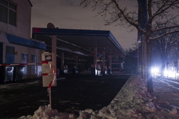 Closed gas station during the extensive power outage in the Steglitz-Zehlendorf district, Berlin, 06.01.2026