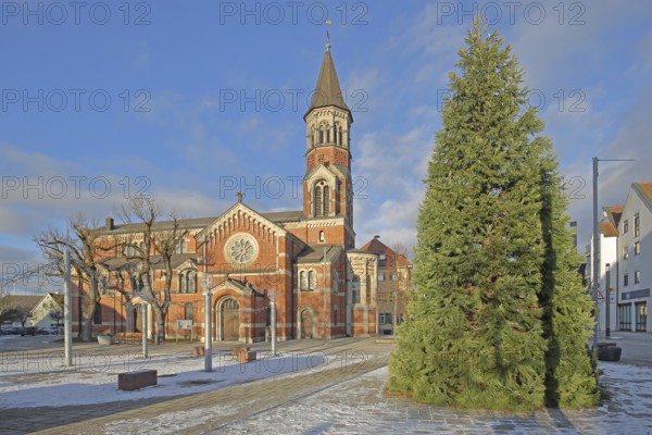 St. Martin's Church built in 1867 and Christmas tree, brick church, Nattheim, Härtsfeld, Swabian Jura, Baden-Württemberg, Germany