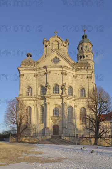 Late Baroque monastery church with snow in winter, Benedictine monastery, Neresheim, Härtsfeld, Swabian Jura, Baden-Württemberg, Germany