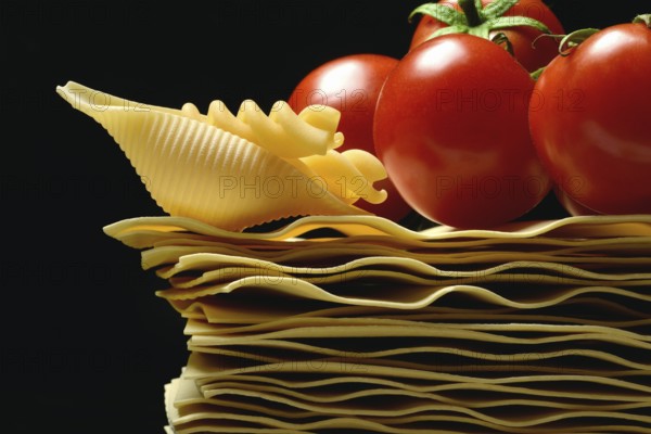 Lasagna sheets and conchiglione and fusilli noodles