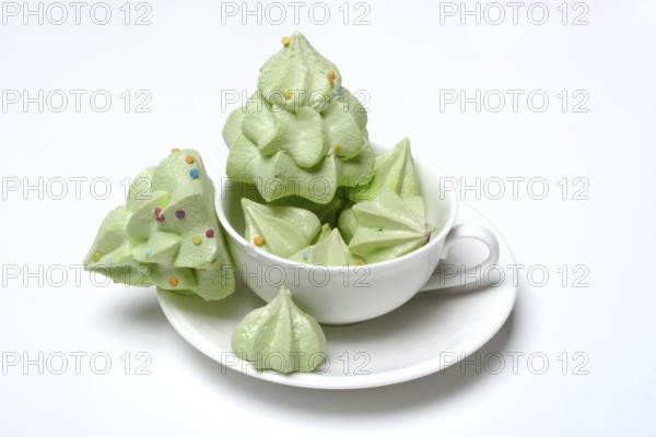 Meringue, meringue in coffee cup