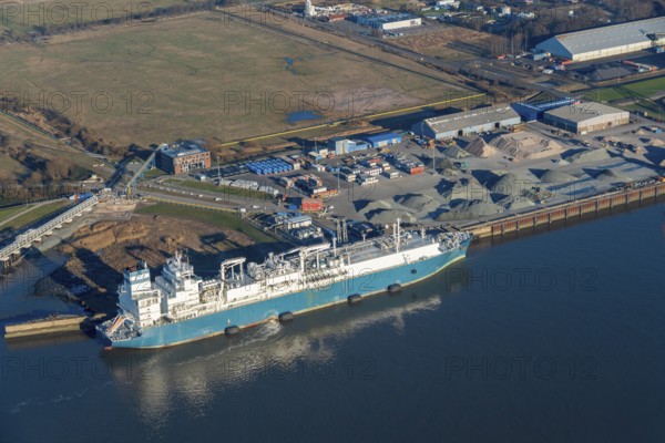 Europe, Germany, Schleswig-Holstein, Brunsbüttel, LNG terminal, ports, port, ships, water, ship, shipping, river, traffic, shipping, route, transport, means of transport, North Sea, Elbe, aerial view, aerial photos, aerial view, from, above, logistics, special ship, Högh Gannet, FSRU, liquid gas, regasification, regasification ship
