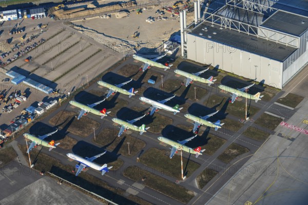 Airbus A320, waiting, engines, parking lot, shipyard, Finkenwerder, parts, delivery, logistics, defect, aerial view