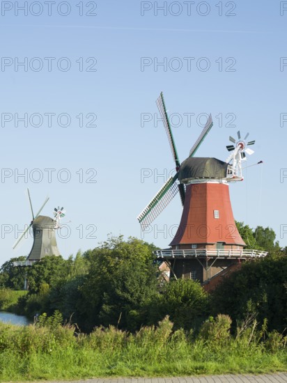 Greetsieler Zwillingsmühlen, landmark, Greetsiel, Municipality of Krummhörn, East Frisia, Lower Saxony, Germany