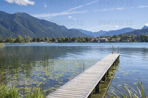 Badesteg am Tegernsee, view towards Rottach-Egern with Wallberg, Tegernsee, Upper Bavaria, Bavaria, Germany