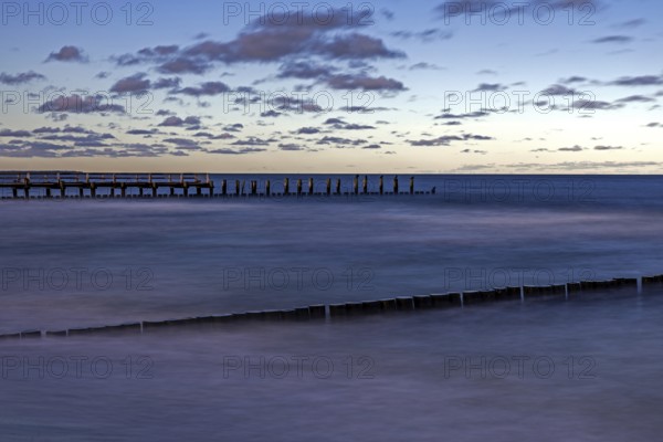 Groows in the sea, evening light, long exposure, Zingst, Fischland-Darß-Zingst, Western Pomerania Lagoon Area National Park, Mecklenburg-Western Pomerania, Germany