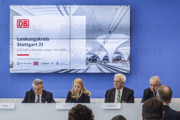 Special meeting of the Stuttgart 21 steering committee: from left Frank Nopper (Mayor of Stuttgart), DB CEO Evelyn Palla, Minister President Winfried Kretschmann, Rainer Wieland (Chairman of the Stuttgart Region Association) . The reason for the crisis meeting was the further delay to the opening date for the billion-euro project. Stuttgart, Baden-Württemberg, Germany