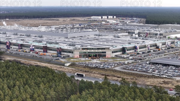 Tesla Gigafactory, Grünheide, 19.12.2025, Grünheide, Brandenburg, Germany