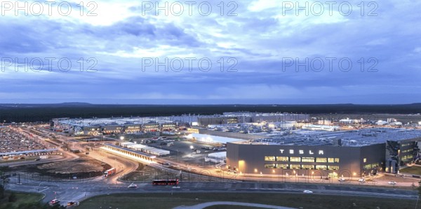 Tesla Gigafactory at the Blue Hour, Battery Factory Building, Grünheide, 19.12.2025, Grünheide, Brandenburg, Germany