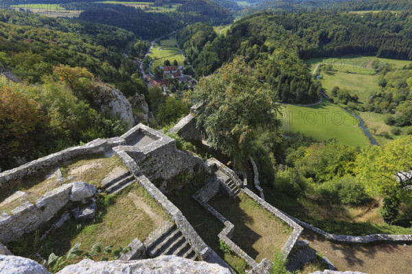 Castle ruins of Hohengundelfingen, ruins of a medieval hilltop castle, former headquarters of the Gundelfingen free noble family, Gundelfingen-Münsingen, Lautertal, Swabian Jura, Reutlingen district, Baden-Württemberg, Germany