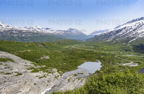View of the wide valley of the Tsina River with mountains, Worthington Glacier Lagoon, Worthington Glacier State Recreational Site, Chugach Mountains, Alaska, USA