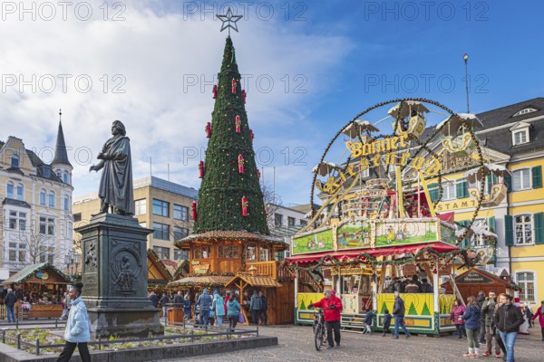 Christmas market at Münsterplatz in Bonn, Germany