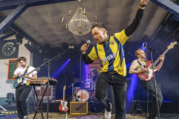 Tommy and the Teleboys live at the Orange Blossom Special Festival, Beverungen, Germany