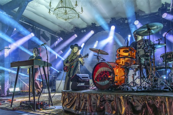 The band Cari Cari live at the Orange Blossom Special Festival, Beverungen, Germany