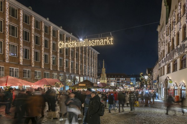 Entrance to the illuminated Nuremberg Christmas Market, with City Hall and the Beautiful Fountain, Hauptmarkt, Nuremberg, Middle Franconia, Bavaria, Germany