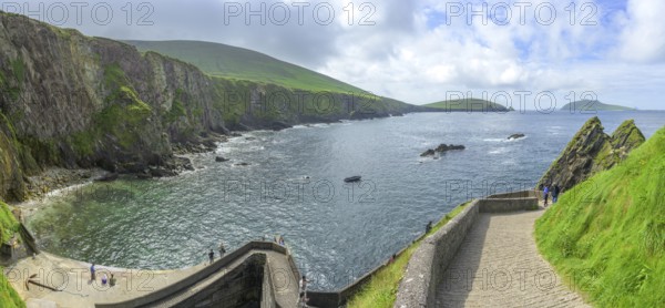Steep descent to Dunquin pier, Ballyickeen Commons, Dunquin, Kerry, Ireland