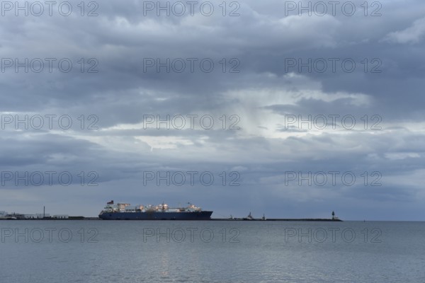 LNG tanker in the port of Mukran, ferry port Mukran, on Rügen, Mecklenburg-Vorpommern, Germany