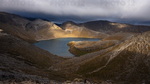 View to Upper Tama Lake, Tama Lake Walk (Tama Lakes Track), evening light, golden hour, Tongariro National Park, North Island, New Zealand