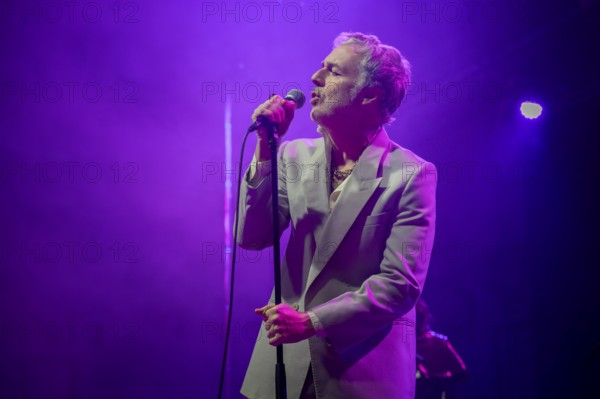 BAXTER DURY (son of Ian Dury), musician, singer, Indie/Pop, UK, ALLBARONE TOUR, live on 01.12.2025 at Huxleys Neue Welt, Berlin, Germany < english> BAXTER DURY (son of Ian Dury), musician, singer, UK, ALLBARONE TOUR, live on 01.12.2025 at Huxleys Neue Welt, Berlin, Germany