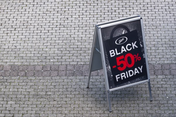Symbolic photo advertising sign Chicoree Black Friday 50% discount, Lucerne, Switzerland