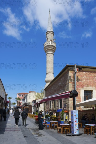Street view with minaret and cafes under a clear blue sky, Yali Mosque, Tavil Ahmet Aga Mosque, Pedestrian Zone, Çanakkale, Canakkale, Marmara Region, Turkey