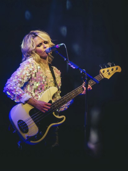 Charlotte Cooper, singer and bass player from The Subways live on For Eternity Tour 2025 at Hole44 in Berlin on 29.11.2025