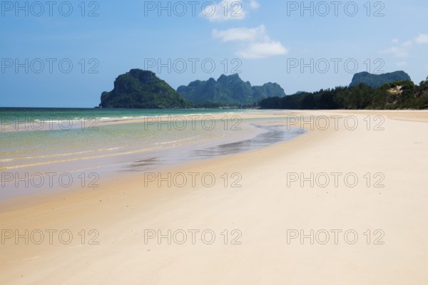 Lonely beach and mountains, Grand Sand Dune, Pak Khlong, Chumphon, Chumphon Province, Central Thailand, Thailand