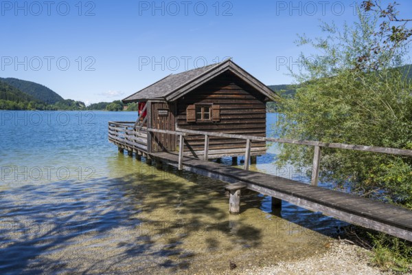 Hütte mit Steg am Schliersee, Ort Schliersee, Upper Bavaria, Bavaria, Germany