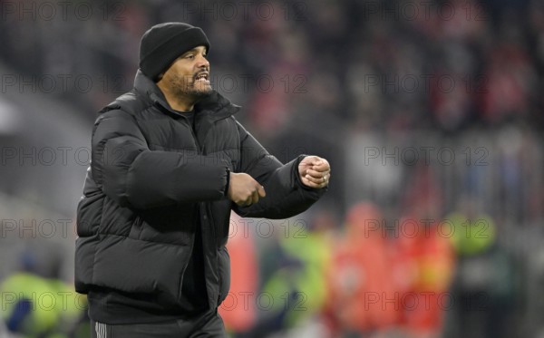 Coach coach Vincent Kompany FC Bayern Munich FCB on the sidelines Gestik Gesture Allianz Arena, Munich, Bayern, Germany