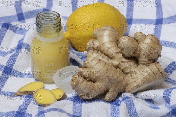 Ginger root, lemon and ginger shot