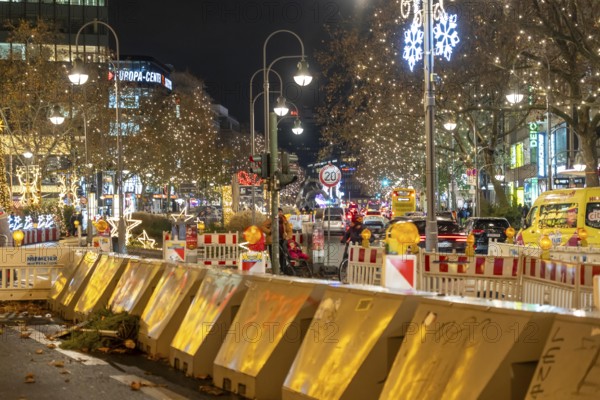 Rampage barriers, vehicle barriers, at the Christmas market on Breitscheidplatz, at the Memorial Church, Christmas decoration, light decoration, in Berlin, Germany
