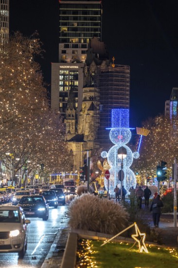 Christmas decoration, light decoration, in Berlin, Tauentzienstraße, view of the Memorial Church on Breitscheidplatz, Christmas market, Germany