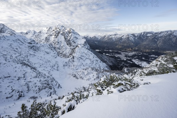 View of snowy Waxenstein, view from Längenfelderkopf in winter, Wetterstein Mountains, Garmisch-Partenkirchen, Bavaria, Germany