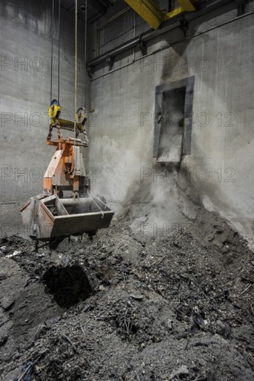 Garbage, household waste, waste separation, waste incineration, waste incineration plant, energy, TREA, Eschbach, Breisgau, Baden-Württemberg, Germany