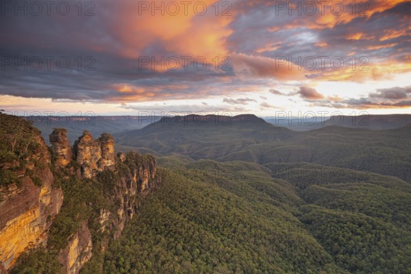 Colourful evening sky over the Three Sisters at Echo Point in Katoomba, Blue Mountains, New South Wales, Australia