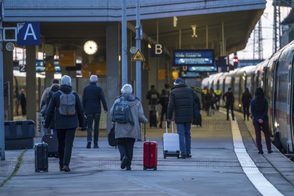 ICE train, in Essen main station, on the platform, North Rhine-Westphalia, Germany